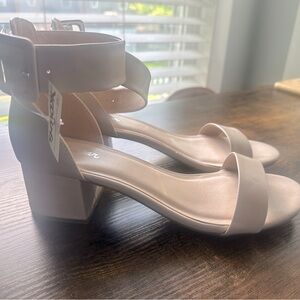 NWT Sugar nude sandals